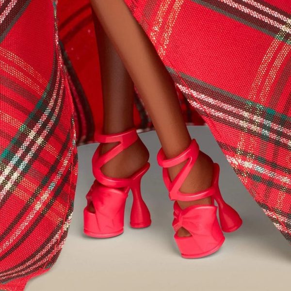 barbie-world-of-barbie-2024-barbie-holiday-doll-black-hair-32165222383703_720x-3