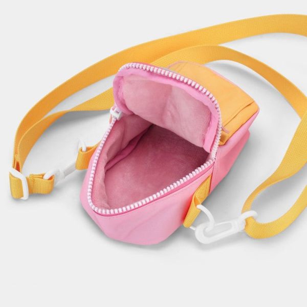 barbie-world-of-barbie-malibu-barbie-retrospekt-35mm-camera-bag-1146600185_720x-5