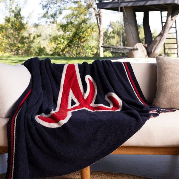 barefoot-dreams-trend-accessories-cozychic-atlanta-braves-throw-blanket-32498162139223_720x-1