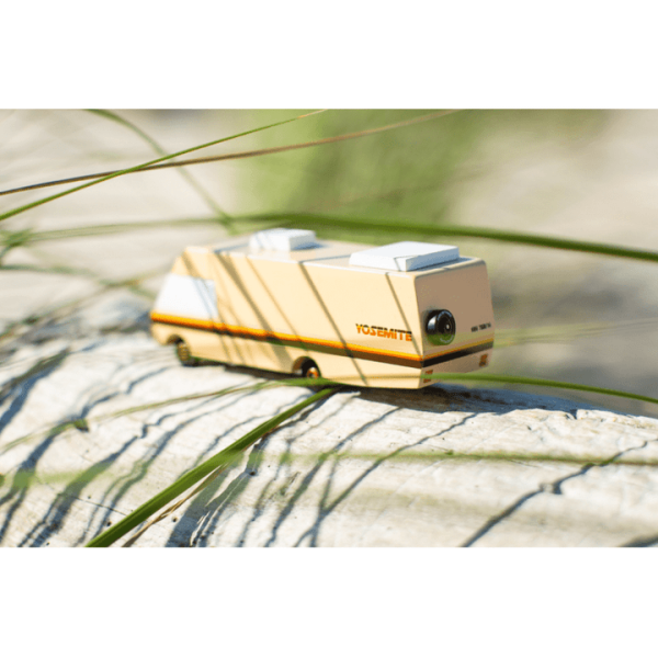 candylab-vehicles-yosemite-rv-28304908288087_720x-2