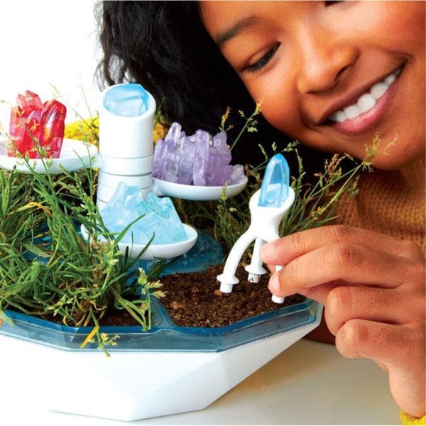 discovery-mindblown-stem-diy-light-up-terrarium-plants-crystals-geodome-grow-kit-16-pieces-32306066653271_720x-2
