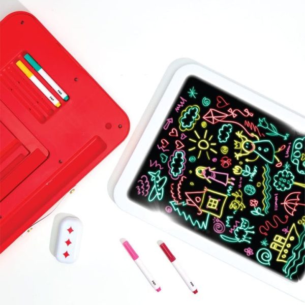 fao-schwarz-creativity-glow-go-easel-3-in-1-32368863543383_720x-4