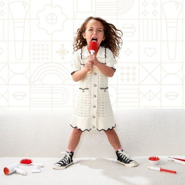 fao-schwarz-fashion-activity-and-roleplay-pampered-play-hair-pro-30949232476247_720x-4