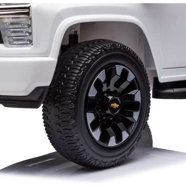 freddo-outdoor-24v-4x4-chevrolet-silverado-2-seater-ride-on-truck-for-kids-white-31443897385047_720x-1