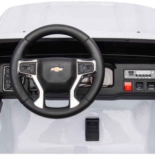 freddo-outdoor-24v-4x4-chevrolet-silverado-2-seater-ride-on-truck-for-kids-white-31443897942103_720x-3
