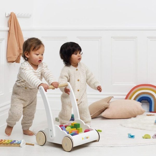 le-toy-van-infants-rainbow-baby-walker-puzzle-45-blocks-31480125587543_720x-2