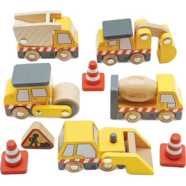 le-toy-van-preschool-7-piece-wood-construction-toy-cars-trucks-diggers-set-32562637406295_720x-7