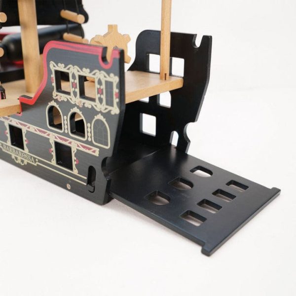 le-toy-van-preschool-barbarossa-pirate-ship-29823122112599_720x-4