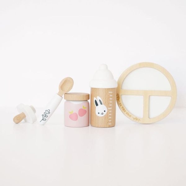 le-toy-van-preschool-dolls-nursing-kit-bag-8-pieces-1153095514_720x-4