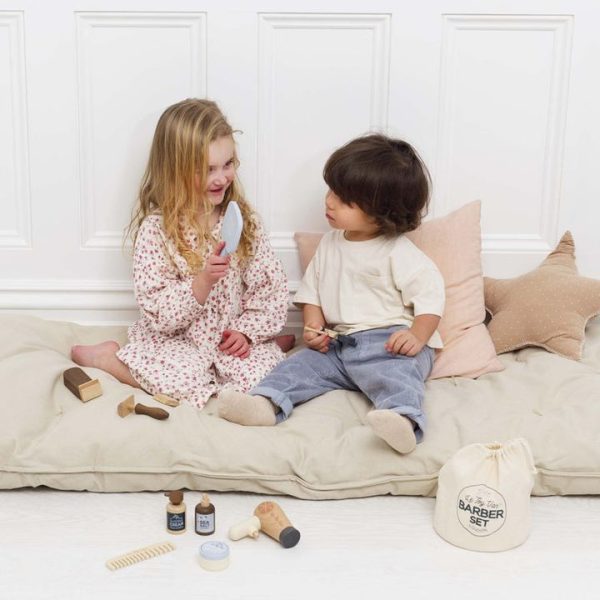 le-toy-van-preschool-pretend-play-wooden-hairdresser-barber-kit-12-pieces-1153095501_720x-2