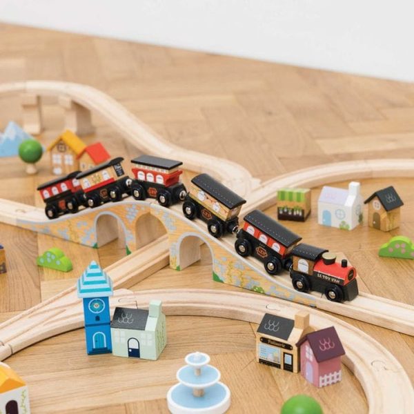le-toy-van-preschool-royal-express-train-set-180-pieces-31479580164183_720x-1