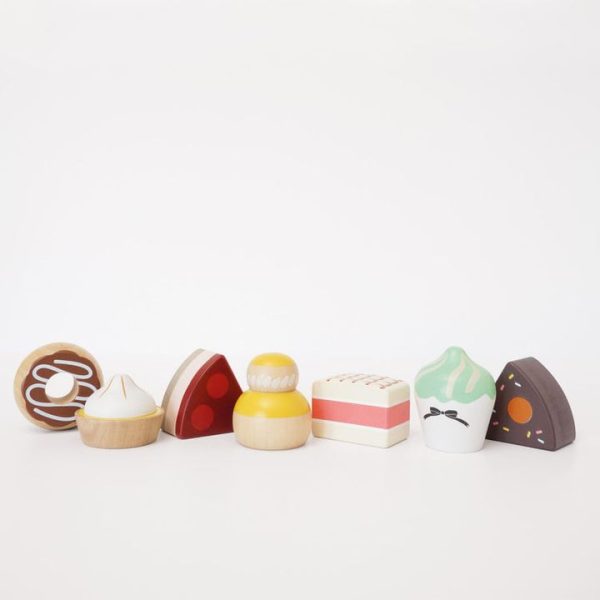 le-toy-van-preschool-three-tier-patisserie-cake-stand-32562576097367_720x-1