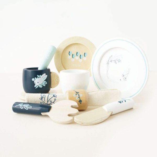 le-toy-van-preschool-wooden-cutlery-pretend-play-dining-set-1153095570_720x-3
