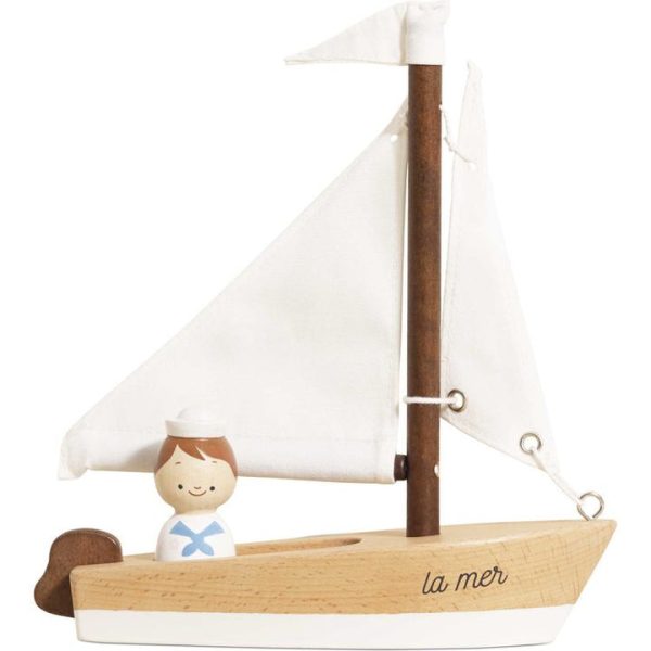 le-toy-van-preschool-wooden-sailing-boat-captain-32563049889879_720x-2