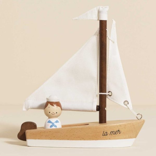 le-toy-van-preschool-wooden-sailing-boat-captain-32563050217559_720x-3