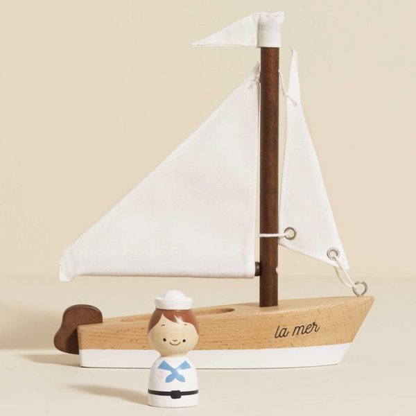 le-toy-van-preschool-wooden-sailing-boat-captain-32563050348631_720x-7