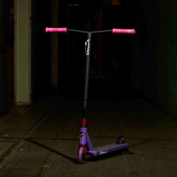 micro-kickboard-outdoor-chilli-critter-scooter-purple-octopus-32481369784407_720x-1