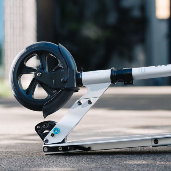 micro-kickboard-outdoor-micro-classic-scooter-matte-silver-32481357037655_720x-4