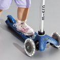 micro-kickboard-outdoor-micro-mini-glitter-led-scooter-navy-32480894517335_720x-1