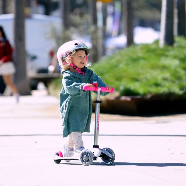 micro-kickboard-outdoor-micro-mini-led-scooter-neon-pink-32480888389719_720x-1