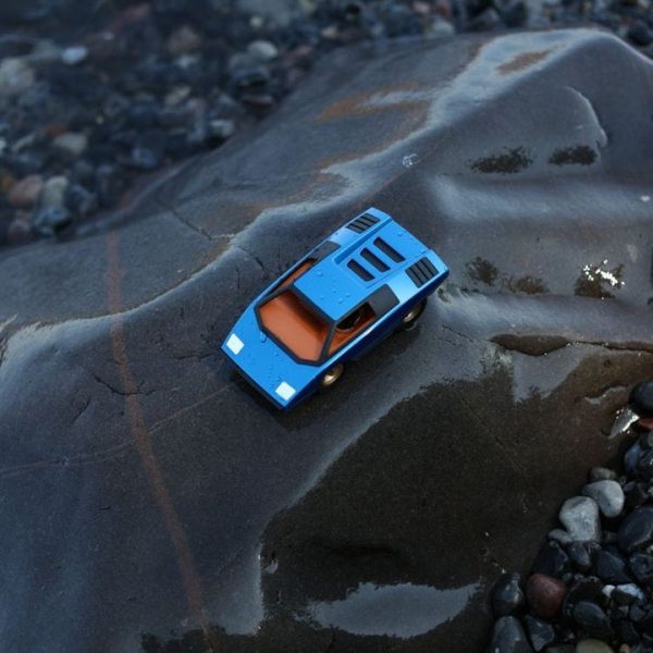 playforever-vehicles-ufo-leonessa-car-blue-31232044564567_720x-3