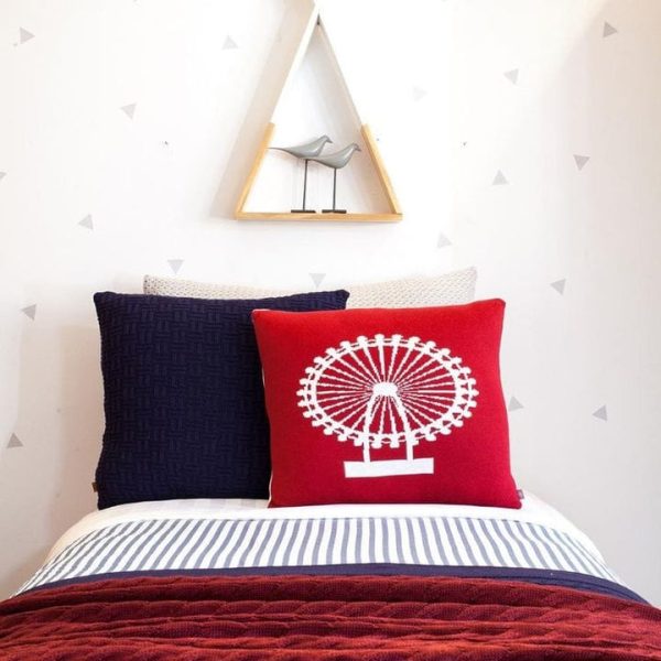 rian-tricot-room-decor-london-eye-pillow-32084936491095_720x-4