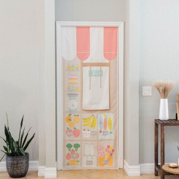 swingly-preschool-farmer-s-market-bakery-doorway-storefront-32302808203351_720x-2