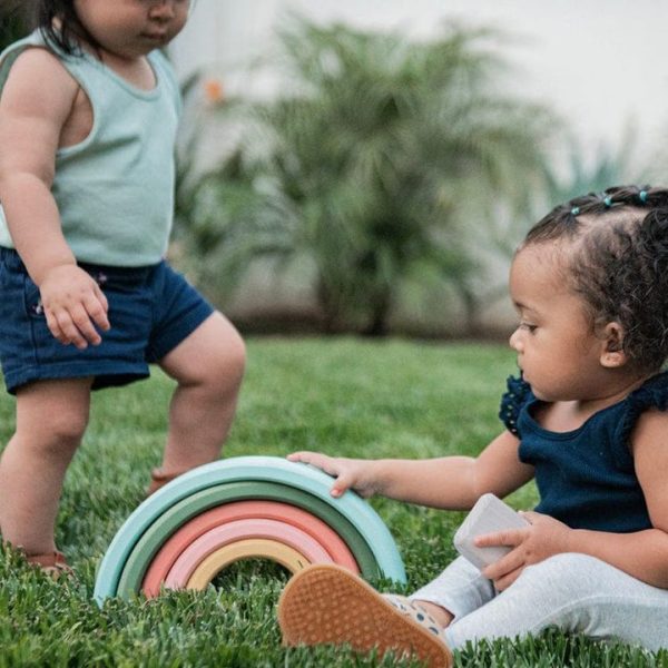 wonder-wise-infants-rainbow-nesting-blocks-32587213701207_720x-3